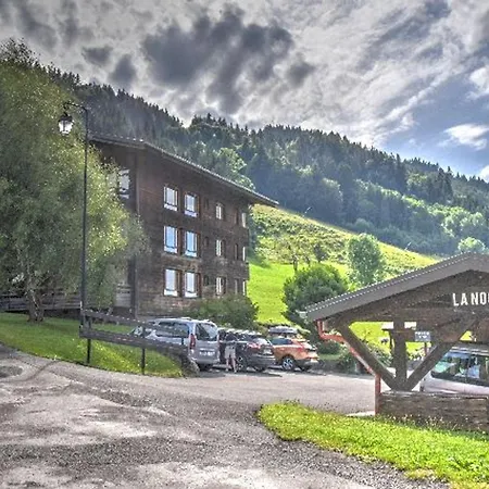 Avec Balcon Expose Sud-ouest, Parking Et Animaux Admis A 300m Du Centre - Fr-1-524-84